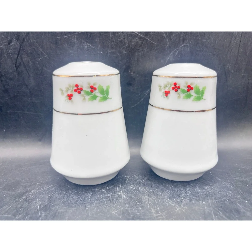 VTG‎ Lefton Holly Berry Garden Salt & Pepper Shakers-White Gold Trim-3.25